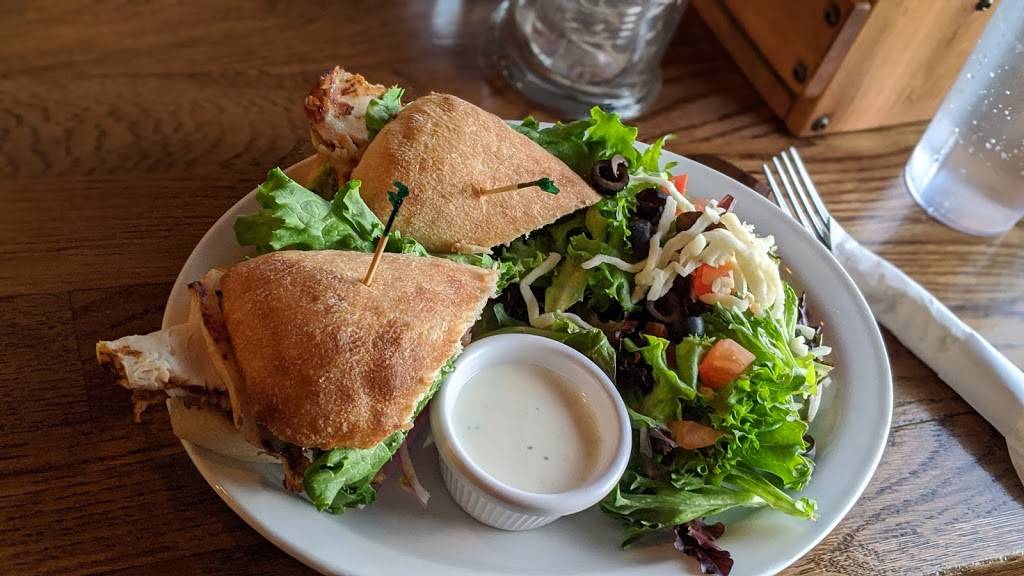 Topside Bar & Grill | restaurant | 215 Wilkes St, Steilacoom, WA 98388, USA | 2532123690 OR +1 253-212-3690