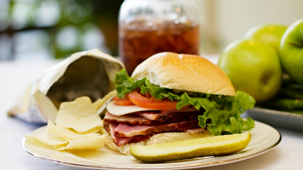 Apple Lane - Decatur | restaurant | 23027 AL-20, Tanner, AL 35671, USA | 2563517803 OR +1 256-351-7803