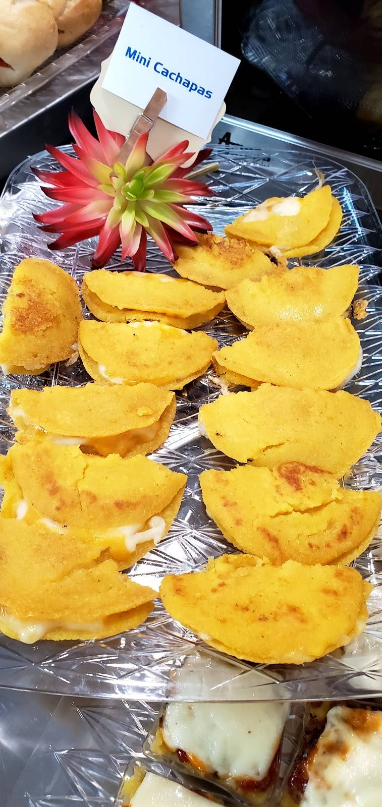 Empanadas monumental | restaurant | 3404 W Vine St, Kissimmee, FL 34741, USA | 4073504602 OR +1 407-350-4602