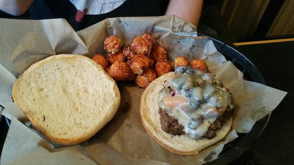 Brewburgers Taphouse | restaurant | 5861 54th Ave N, Kenneth City, FL 33709, USA | 7275922901 OR +1 727-592-2901