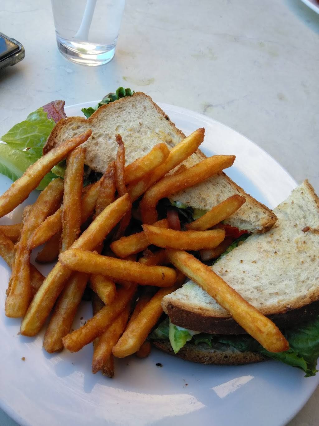 Hacienda del Lago | restaurant | 14155 E Vía Rancho Del Lago, Vail, AZ 85641, USA | 5206473109 OR +1 520-647-3109