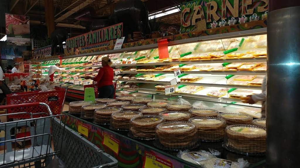 Los Altos Ranch Market | bakery | 3415 W Glendale Ave, Phoenix, AZ 85051, USA | 6028410346 OR +1 602-841-0346