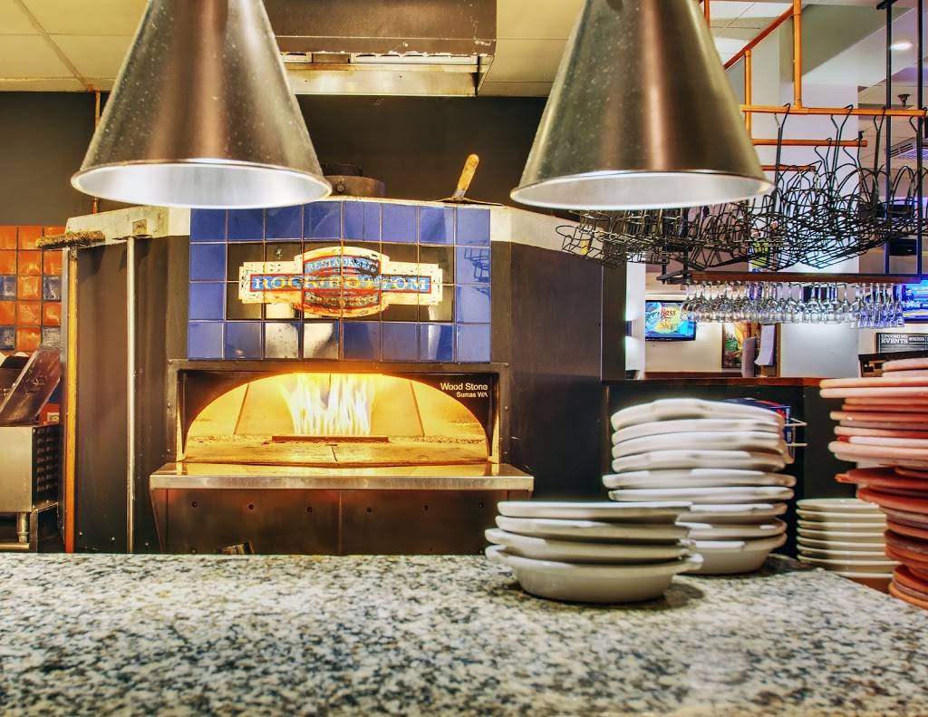 Rock Bottom Restaurant & Brewery | restaurant | 10 W Washington St, Indianapolis, IN 46204, USA | 3176818180 OR +1 317-681-8180