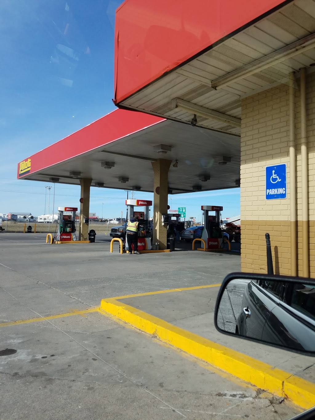 Subway | restaurant | 2975 N Plainview Rd, Walcott, IA 52773, USA | 5632845152 OR +1 563-284-5152