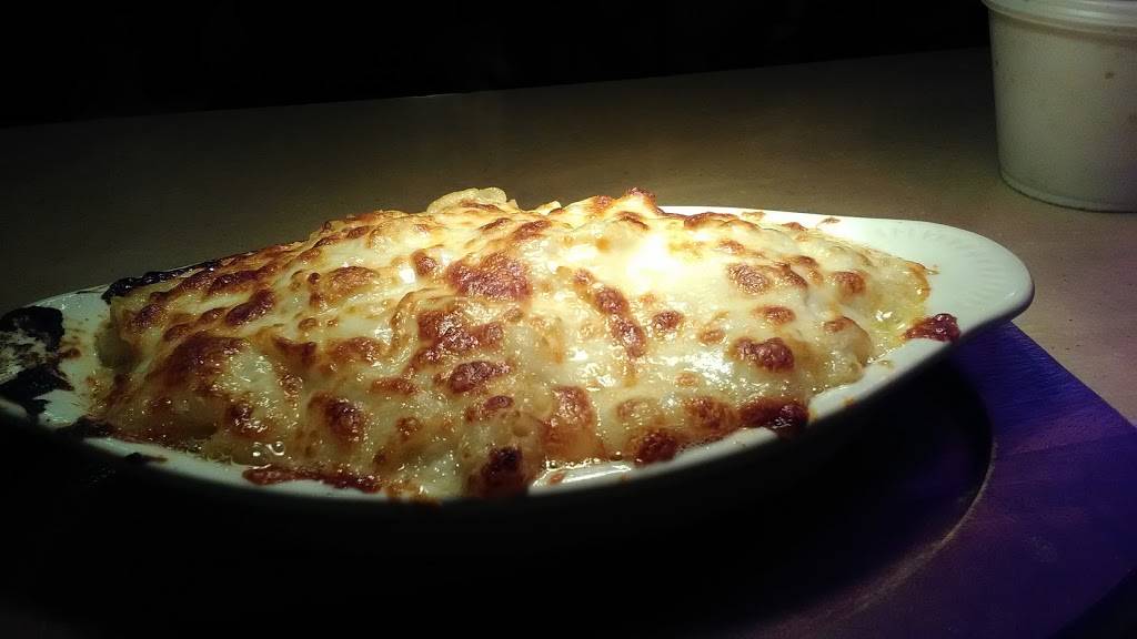 Big Mikes | restaurant | 120 N Pine St, Gloversville, NY 12078, USA | 5187253647 OR +1 518-725-3647