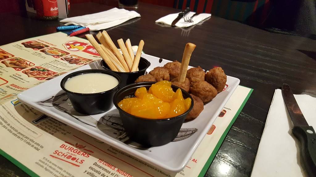 Red Robin Gourmet Burgers and Brews | restaurant | 1305 SE Everett Mall Way, Everett, WA 98208, USA | 4253557330 OR +1 425-355-7330