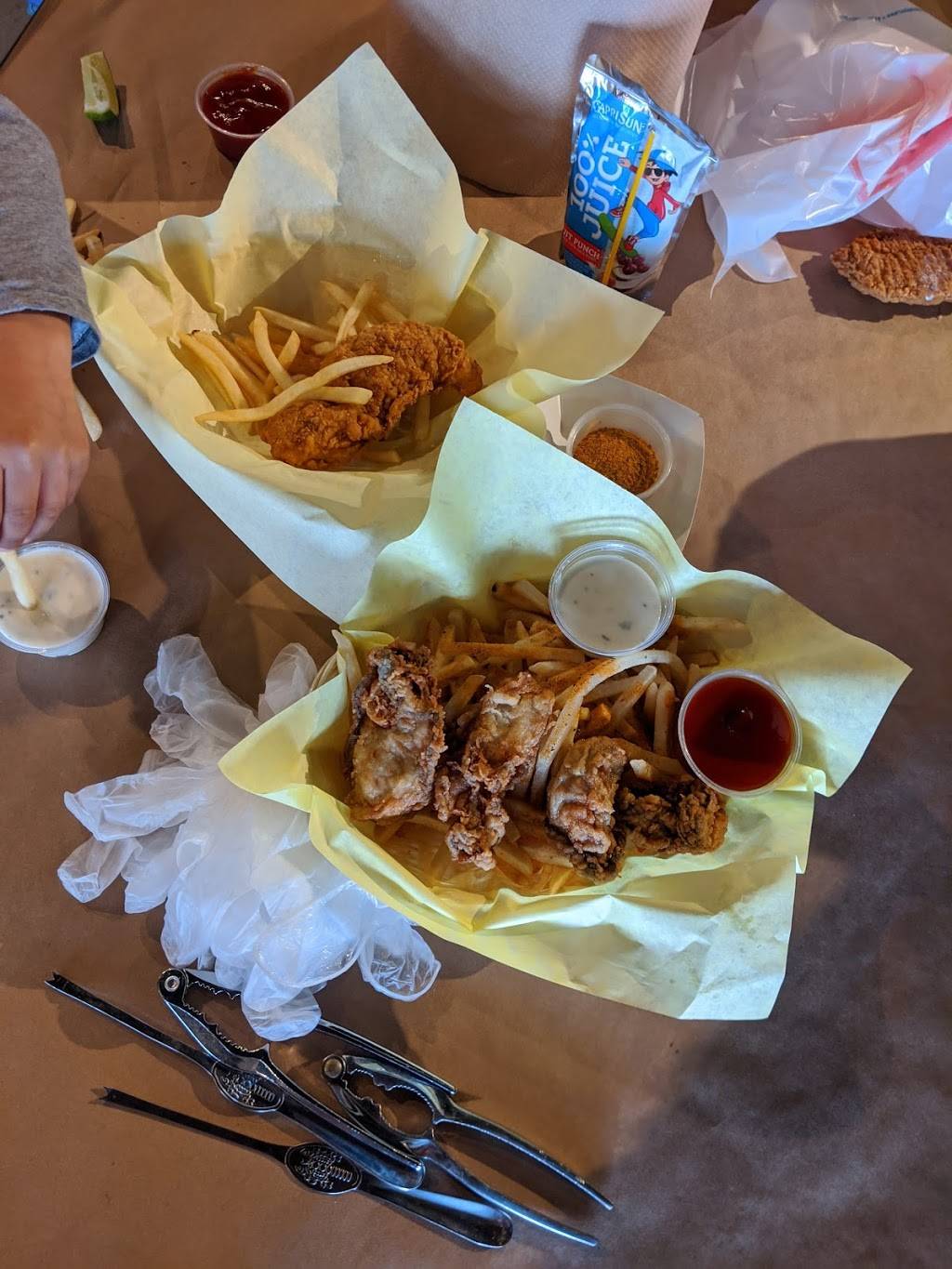 Cajun Crawfish Everett | restaurant | 909 SE Everett Mall Way, Everett, WA 98208, USA | 4252129603 OR +1 425-212-9603