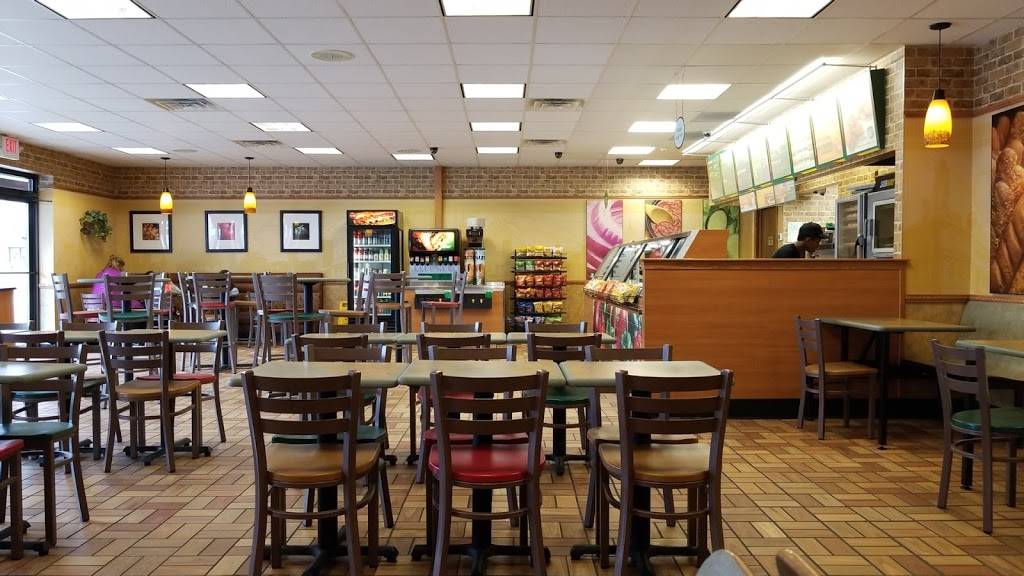 Subway | restaurant | 933 & 935 N Wooster Ave, Dover, OH 44622, USA | 3303437827 OR +1 330-343-7827