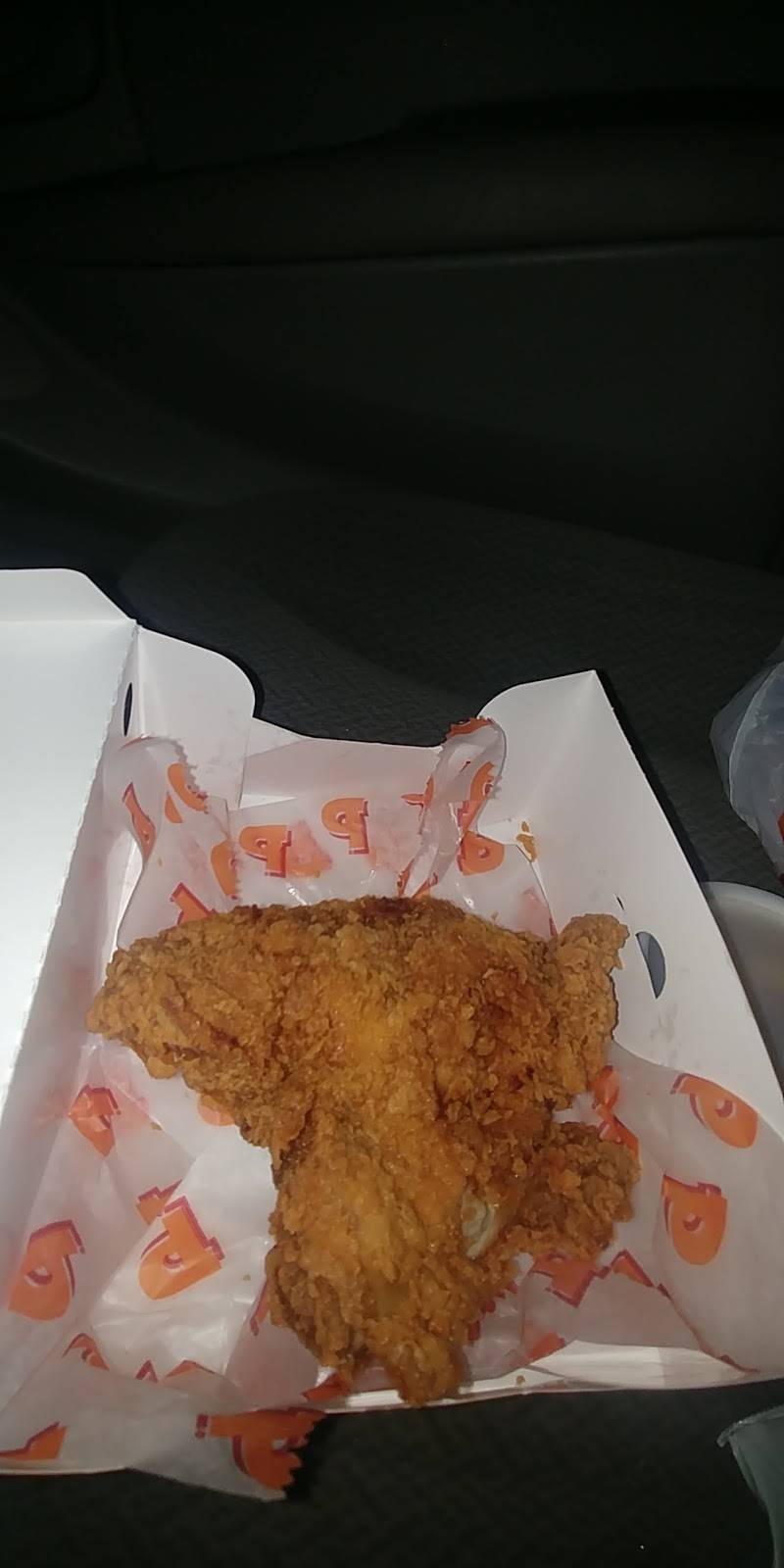 Popeyes Louisiana Kitchen | restaurant | 3128 E Washington St, Indianapolis, IN 46201, USA | 3176860899 OR +1 317-686-0899