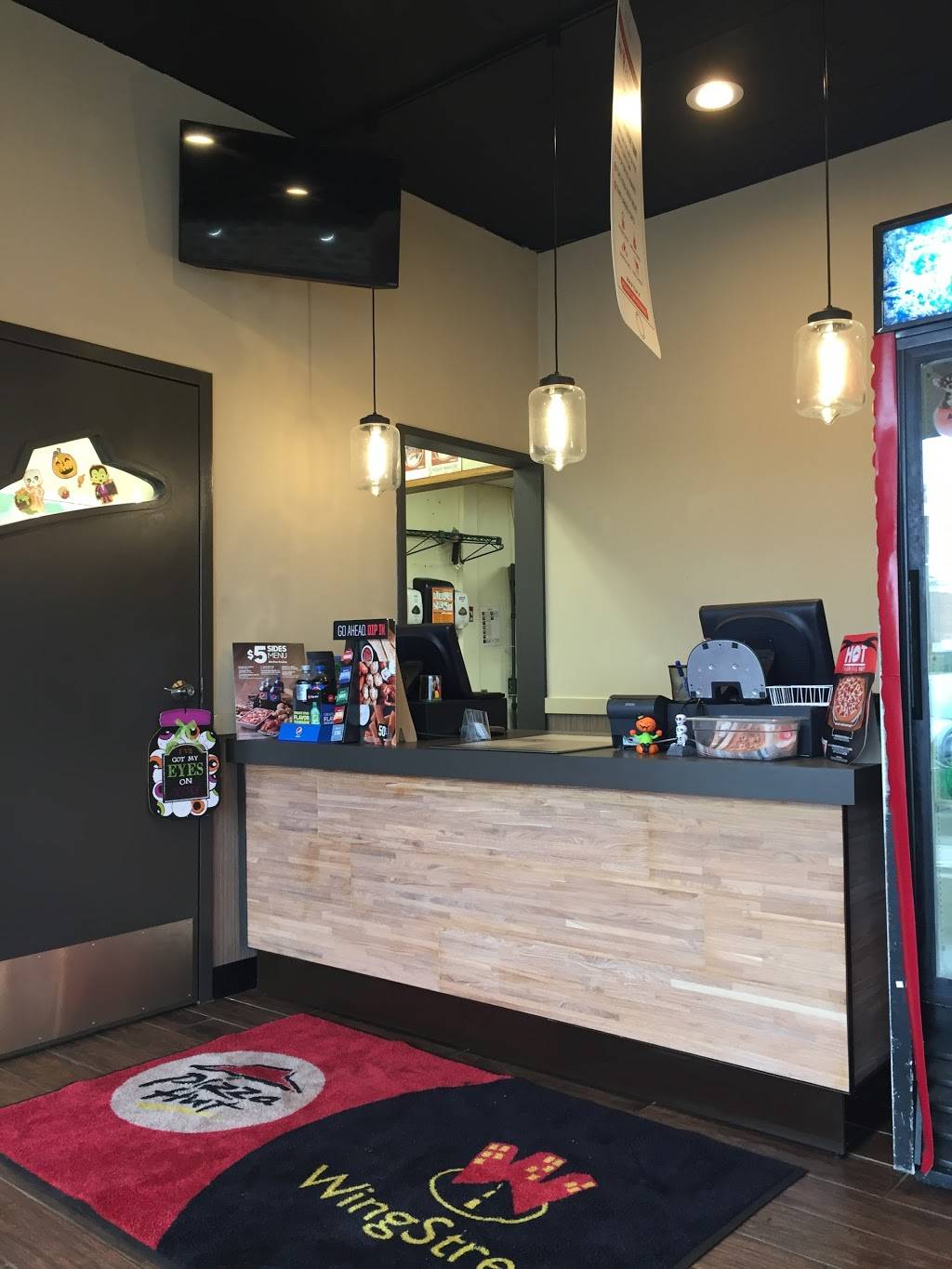 Pizza Hut | restaurant | 12539 Dillingham Square, Woodbridge, VA 22192, USA | 7038781200 OR +1 703-878-1200