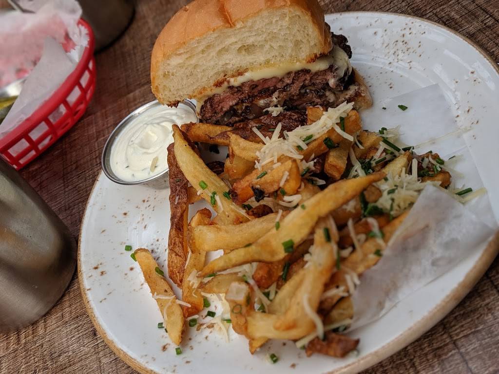 Red Cow Uptown | restaurant | 2626 Hennepin Ave, Minneapolis, MN 55408, USA | 6127673547 OR +1 612-767-3547