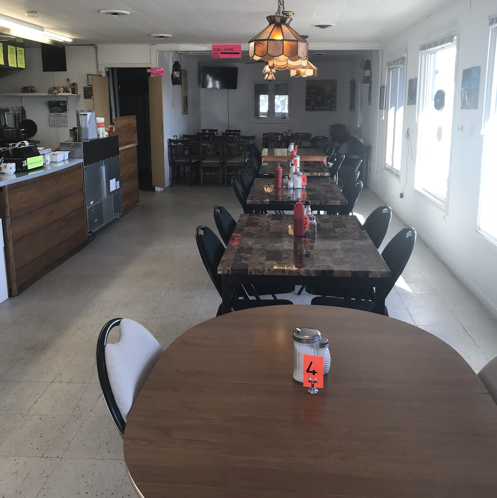 Sally’s Restaurant | restaurant | 132 Queen St S, Tilbury, ON N0P 2L0, Canada | 5196829393 OR +1 519-682-9393