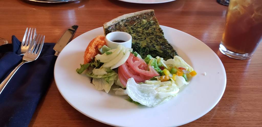 The Old Christmas Station Restaurant | restaurant | 100 S Main St, Frankenmuth, MI 48734, USA | 9892628196 OR +1 989-262-8196