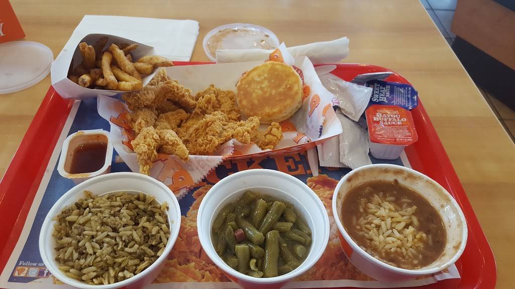Popeyes Louisiana Kitchen | restaurant | 14901 N Florida Ave, Tampa, FL 33613, USA | 8132644711 OR +1 813-264-4711