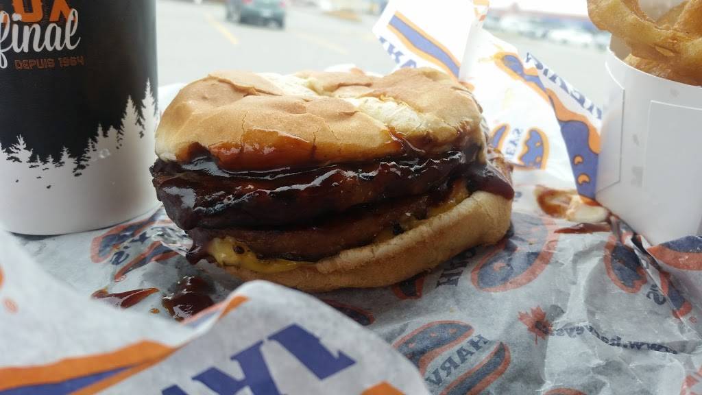 Harveys | restaurant | 1111 Davis Dr, Newmarket, ON L3Y 8X2, Canada | 9058535351 OR +1 905-853-5351