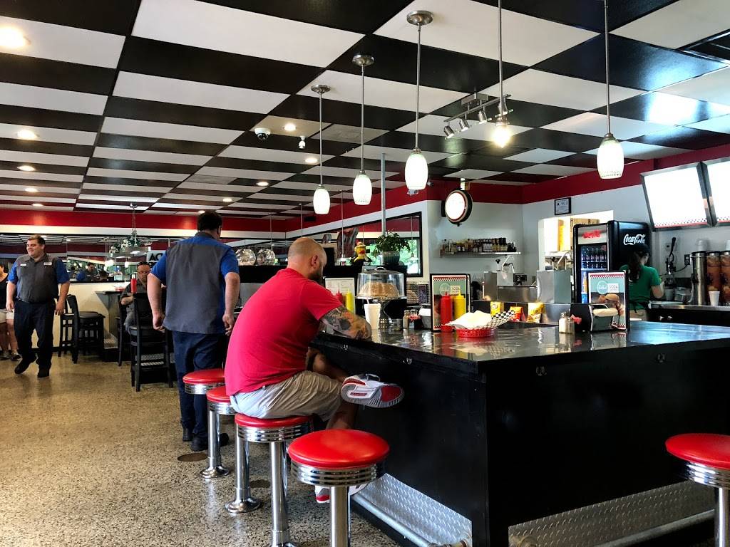 Park Road Soda Shoppe | restaurant | 800 Rogers Lake Rd, Kannapolis, NC 28081, USA | 7049330062 OR +1 704-933-0062