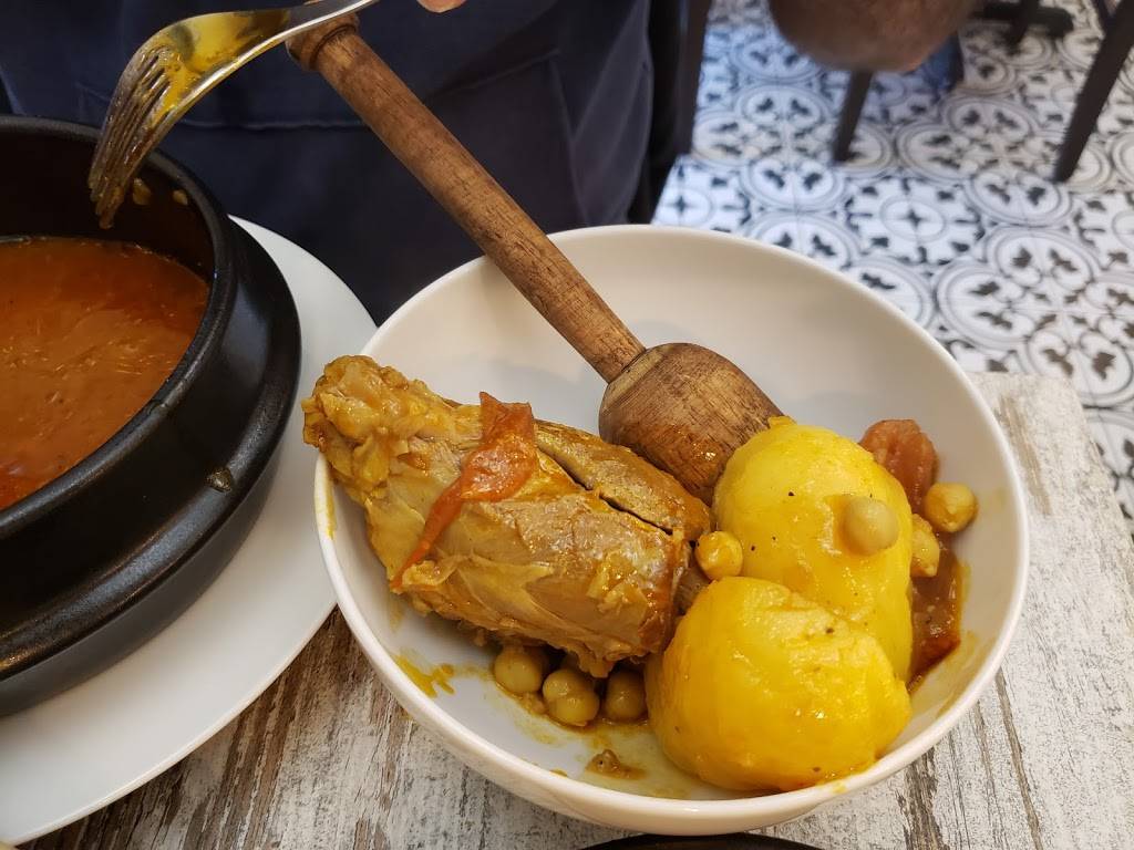 Espinas Restaurant | restaurant | 6080 Yonge St # 109, North York, ON M2M 3W6, Canada | 4162226622 OR +1 416-222-6622