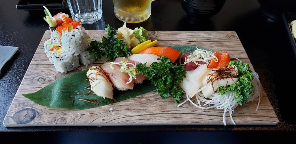 Kibo Sushi | restaurant | 701 St Clair Ave W, Toronto, ON M6C 1B2, Canada | 4166518302 OR +1 416-651-8302