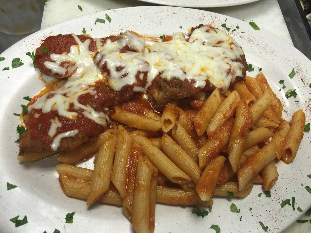 John Lucas | restaurant | 6898 Emilie Rd, Levittown, PA 19057, USA | 2159454440 OR +1 215-945-4440