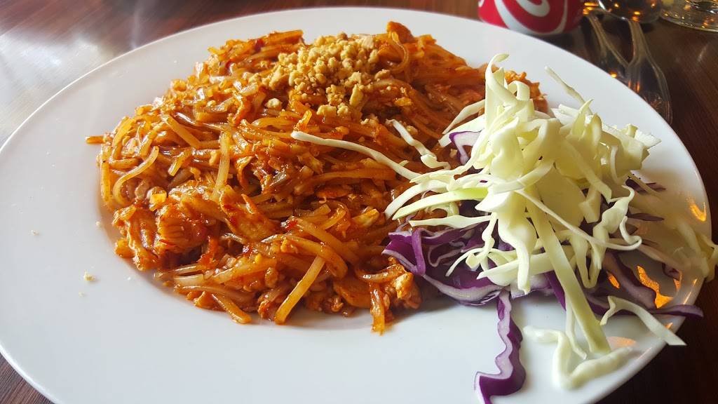 Saucys Thai + Pho | restaurant | 3813, 5944 Royal Ln, Dallas, TX 75230, USA | 2143788424 OR +1 214-378-8424