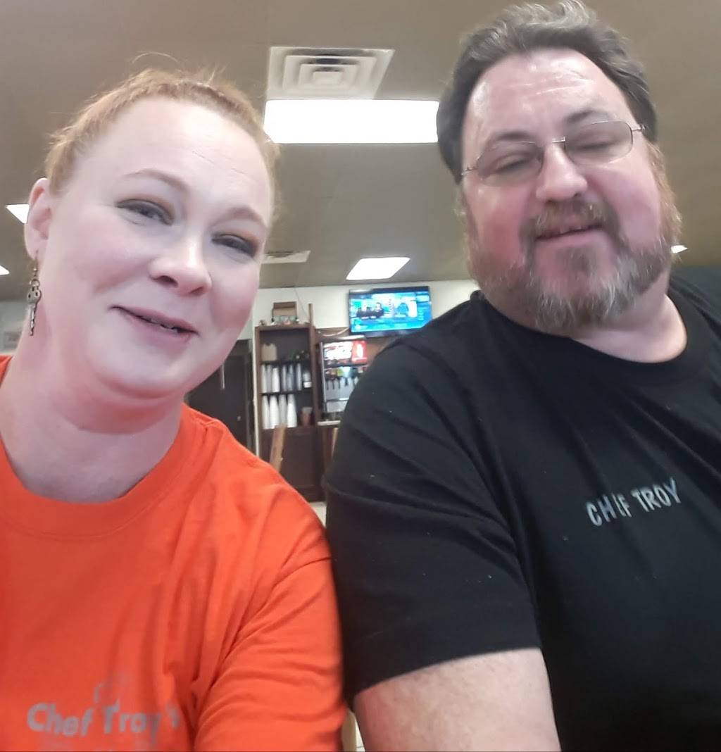 Oakland Cafe & Minimart | cafe | 5420 Co Rd 15, Florence, AL 35633, USA | 2567681211 OR +1 256-768-1211