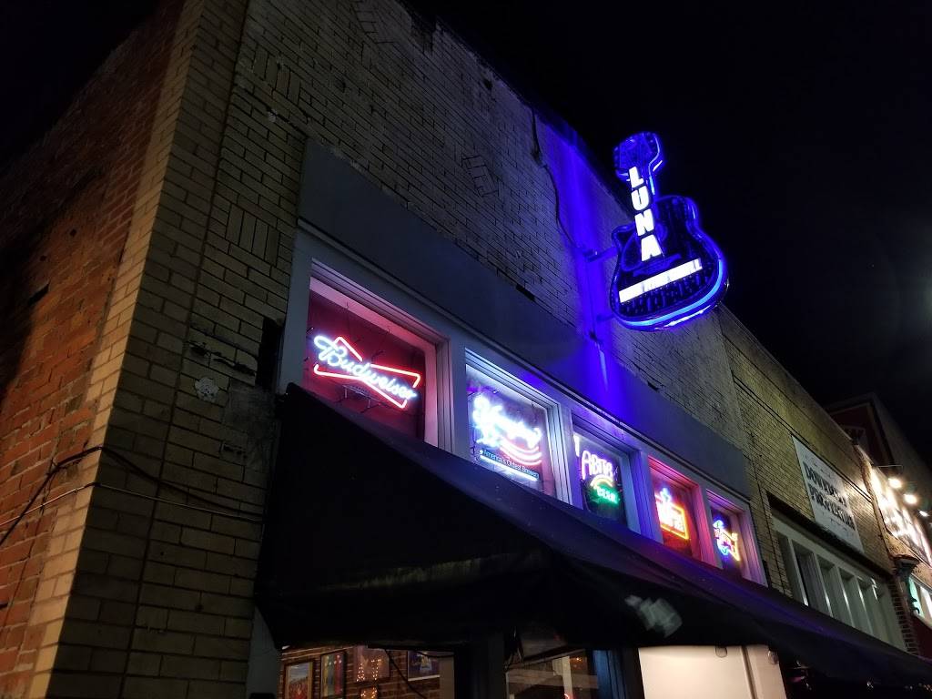 Luna Bar & Grill | restaurant | 719 Ryan St, Lake Charles, LA 70601, USA | 3374945862 OR +1 337-494-5862