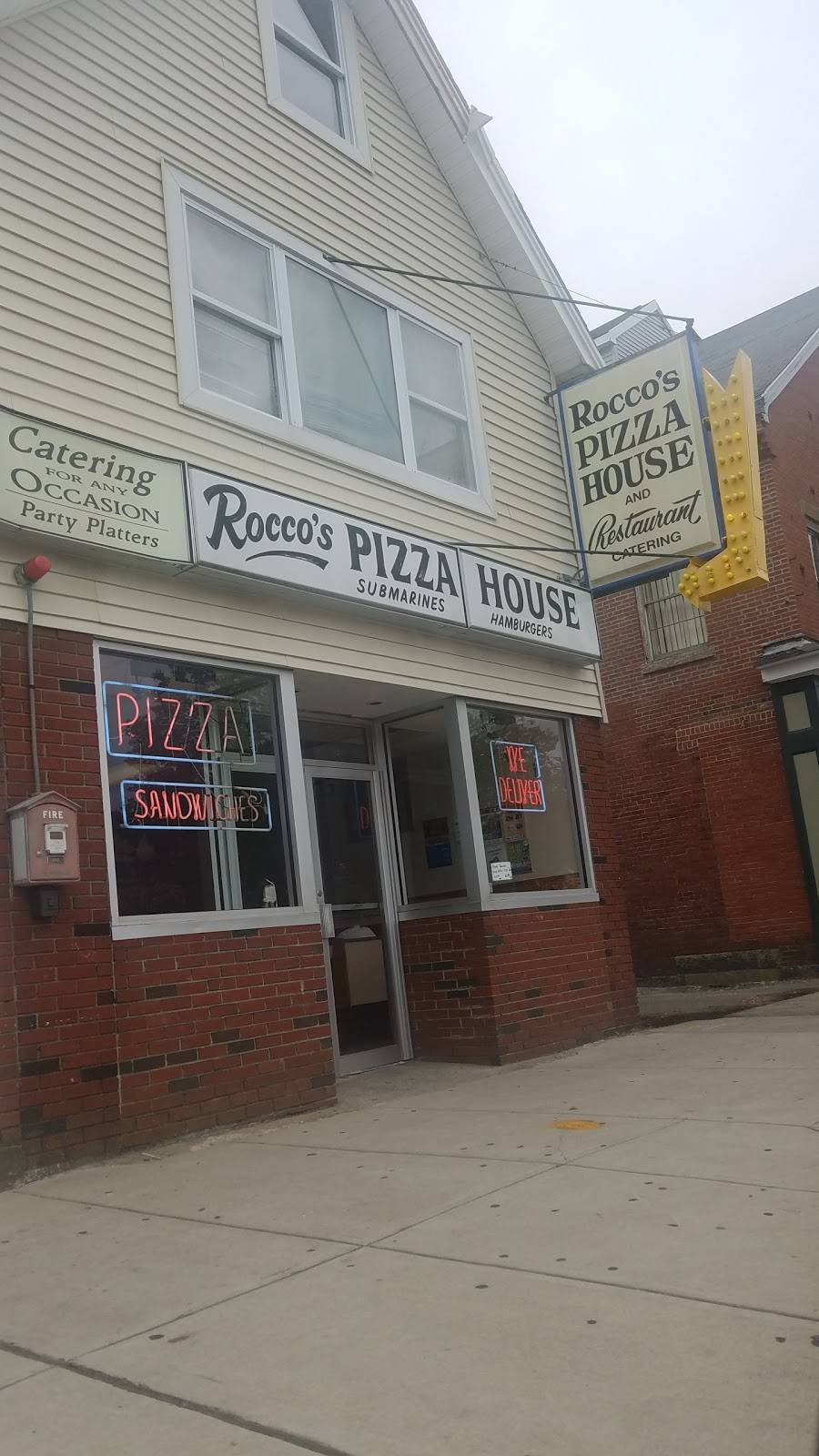 Roccos Pizza House | restaurant | 26 Maple St, Danvers, MA 01923, USA | 9787771877 OR +1 978-777-1877