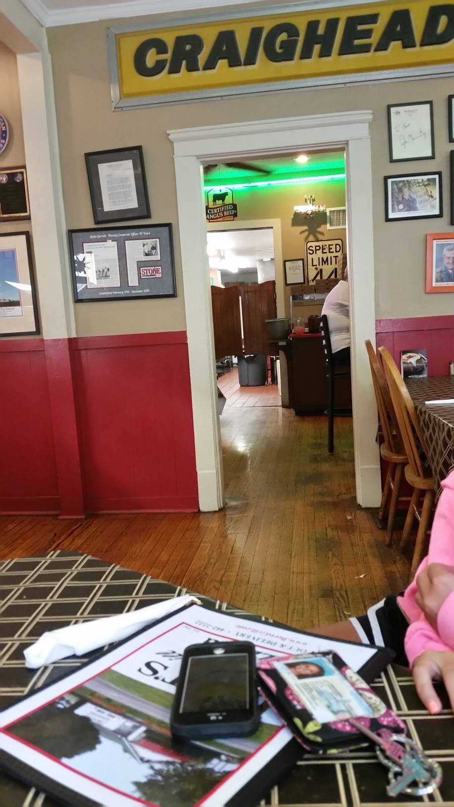 Berts Hometown Grill-Pizzeria | restaurant | 902 Tellico St S, Madisonville, TN 37354, USA | 4234422222 OR +1 423-442-2222