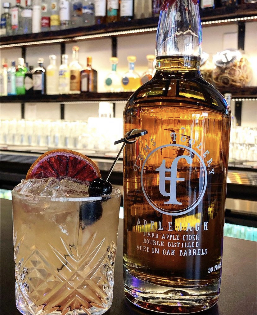 The Lounge at Pizzeria DiLauro | restaurant | 17800 Chillicothe Rd Suite 105, Chagrin Falls, OH 44023, USA | 4403843947 OR +1 440-384-3947