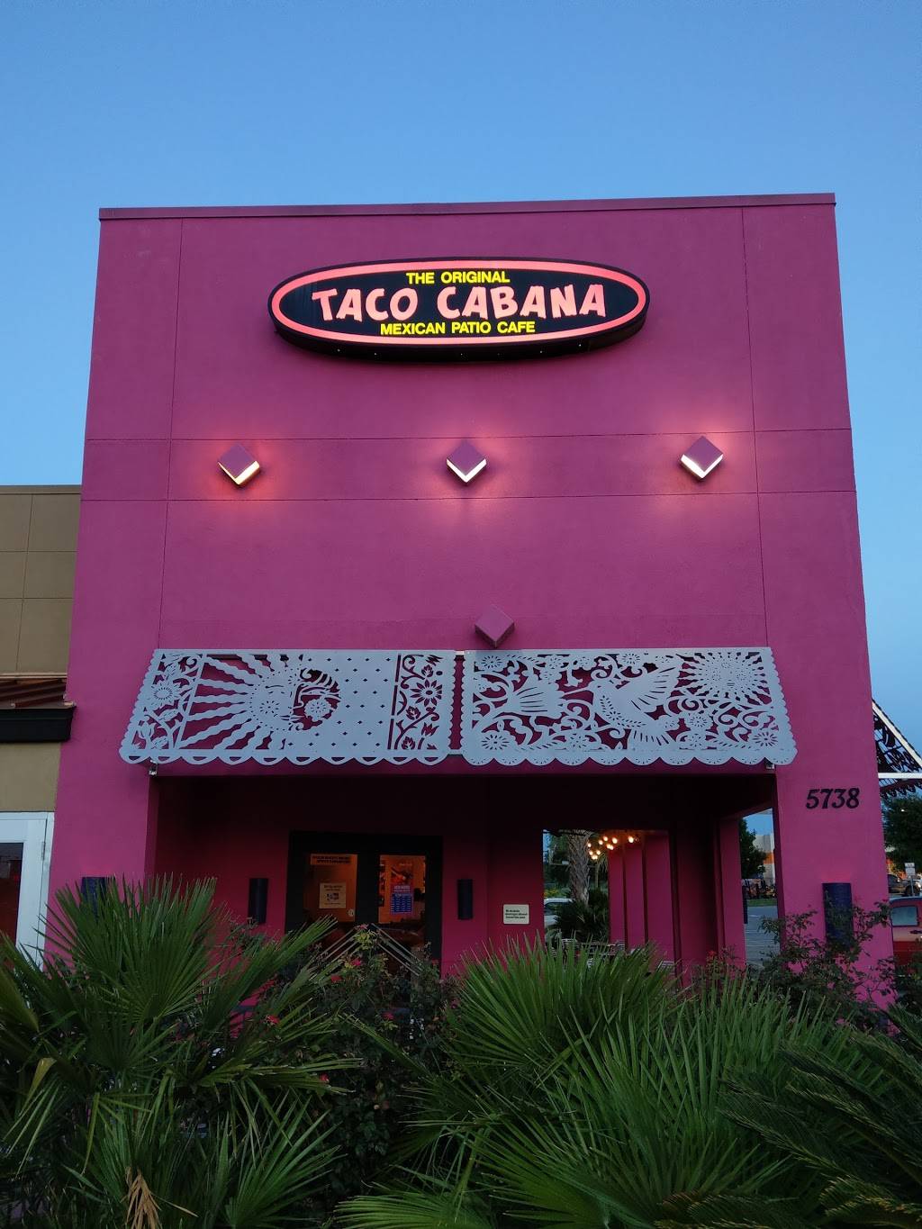 Taco Cabana | restaurant | 5738 W Loop 1604 N, San Antonio, TX 78251, USA | 2106886731 OR +1 210-688-6731