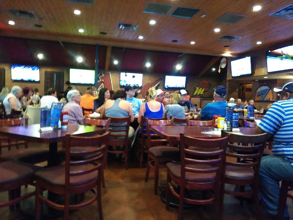 Zipps Sports Grill | restaurant | 4060 S Arizona Ave, Chandler, AZ 85248, USA | 4803981776 OR +1 480-398-1776