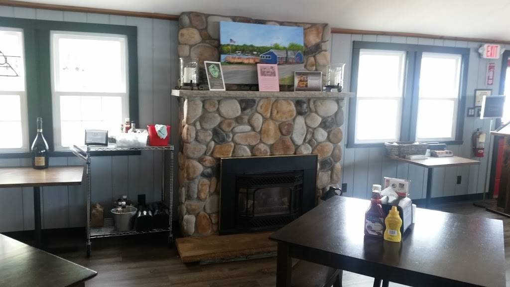 The Bayfront | restaurant | 8106 W Port Bay Rd, Wolcott, NY 14590, USA | 3159054242 OR +1 315-905-4242