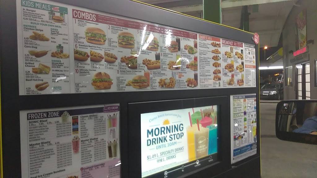 Sonic Drive-In | restaurant | 2312 Dickerson Pike, Nashville, TN 37207, USA | 6152263920 OR +1 615-226-3920