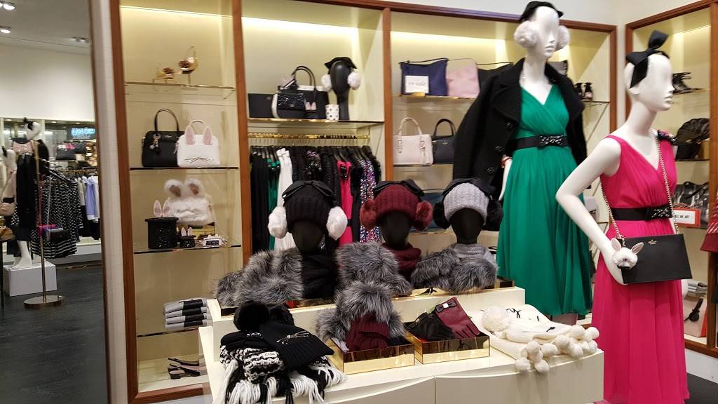 Hilldale Shopping Center | shopping mall | 726 N Midvale Blvd, Madison, WI 53705, USA | 6082386353 OR +1 608-238-6353