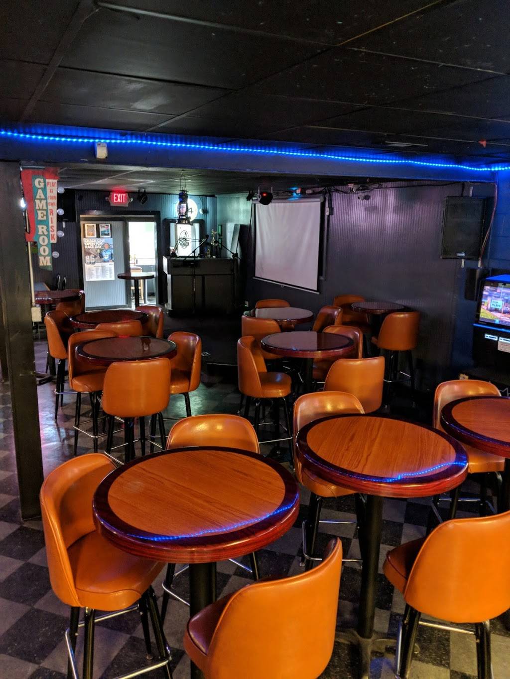 On The Rail Bar & Grill | restaurant | 465 E Main St, Easley, SC 29640, USA | 8646716062 OR +1 864-671-6062