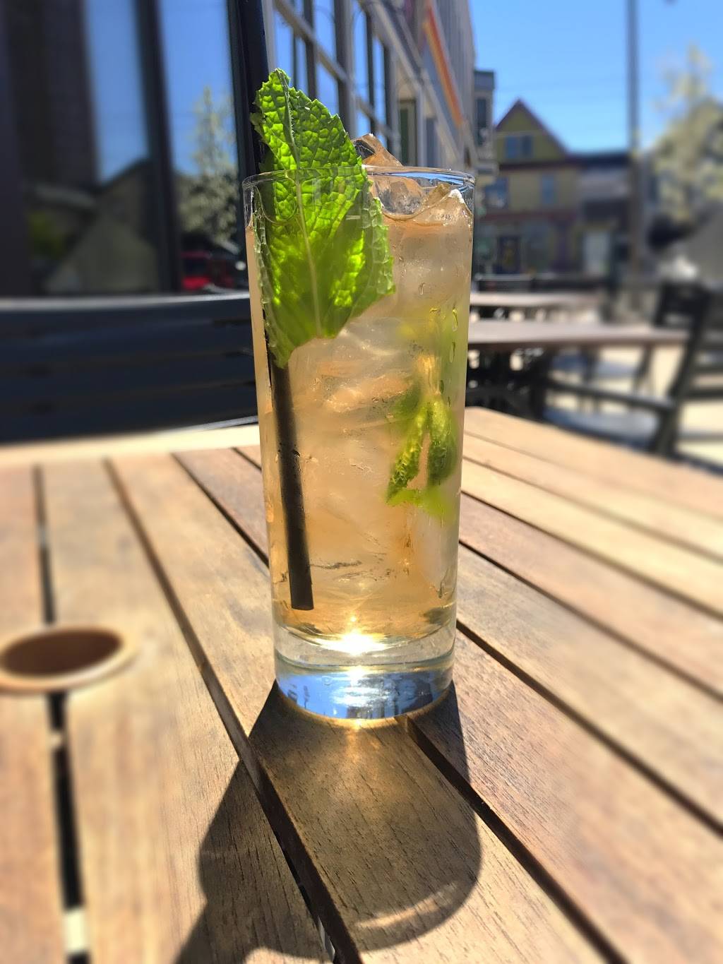 Balzac | restaurant | 1716 N Arlington Pl, Milwaukee, WI 53202, USA | 4147550099 OR +1 414-755-0099