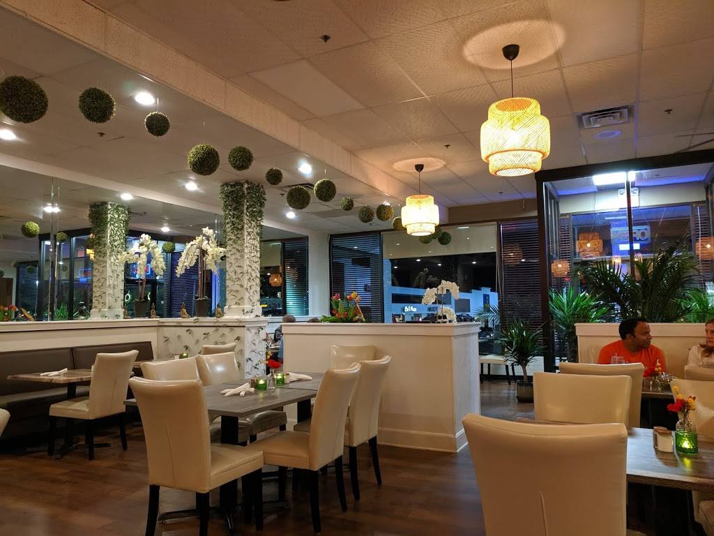 Thai Square | restaurant | 3361 Battleground Ave, Greensboro, NC 27410, USA | 3369077845 OR +1 336-907-7845