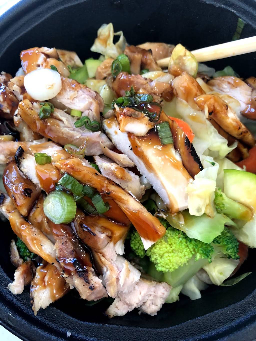 Yogis Grill | restaurant | 1245 W Chandler Blvd #4, Chandler, AZ 85224, USA | 4803987186 OR +1 480-398-7186