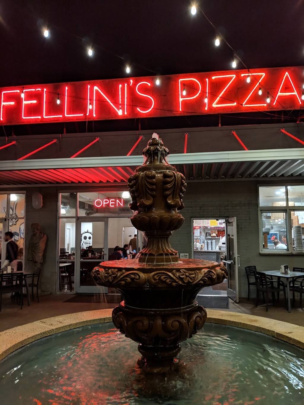 Fellinis Pizza | restaurant | 2809 Peachtree Rd, Atlanta, GA 30305, USA | 4042660082 OR +1 404-266-0082