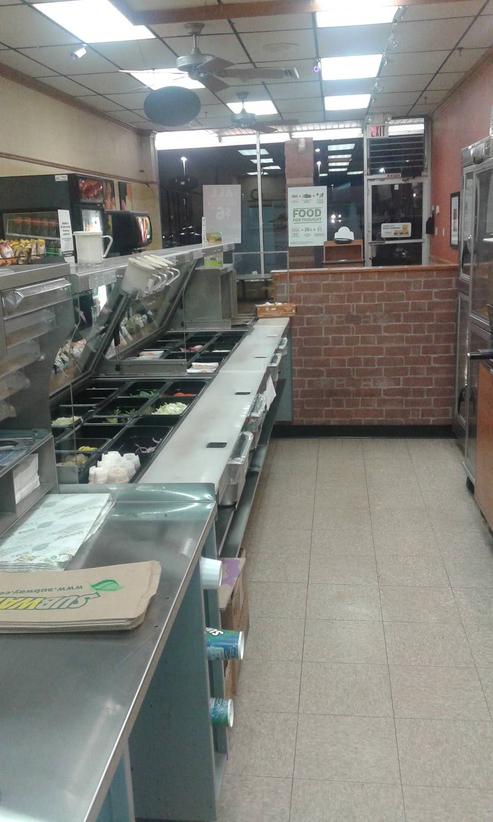 Subway Restaurants | restaurant | 1800 E 66th St, Richfield, MN 55423, USA | 6128660890 OR +1 612-866-0890