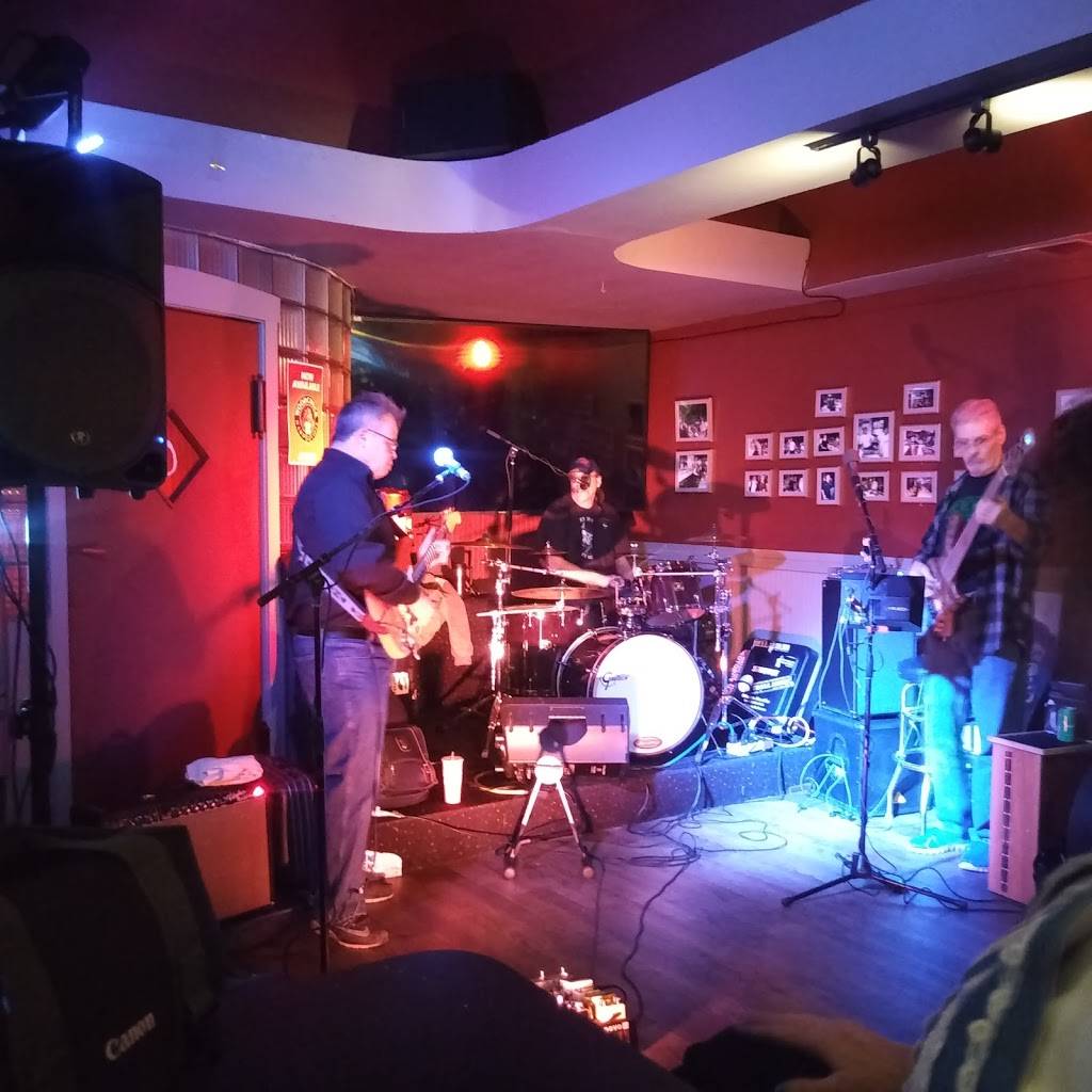 Costas Village Bar | restaurant | 35234 W Michigan Ave, Wayne, MI 48184, USA | 7347292360 OR +1 734-729-2360