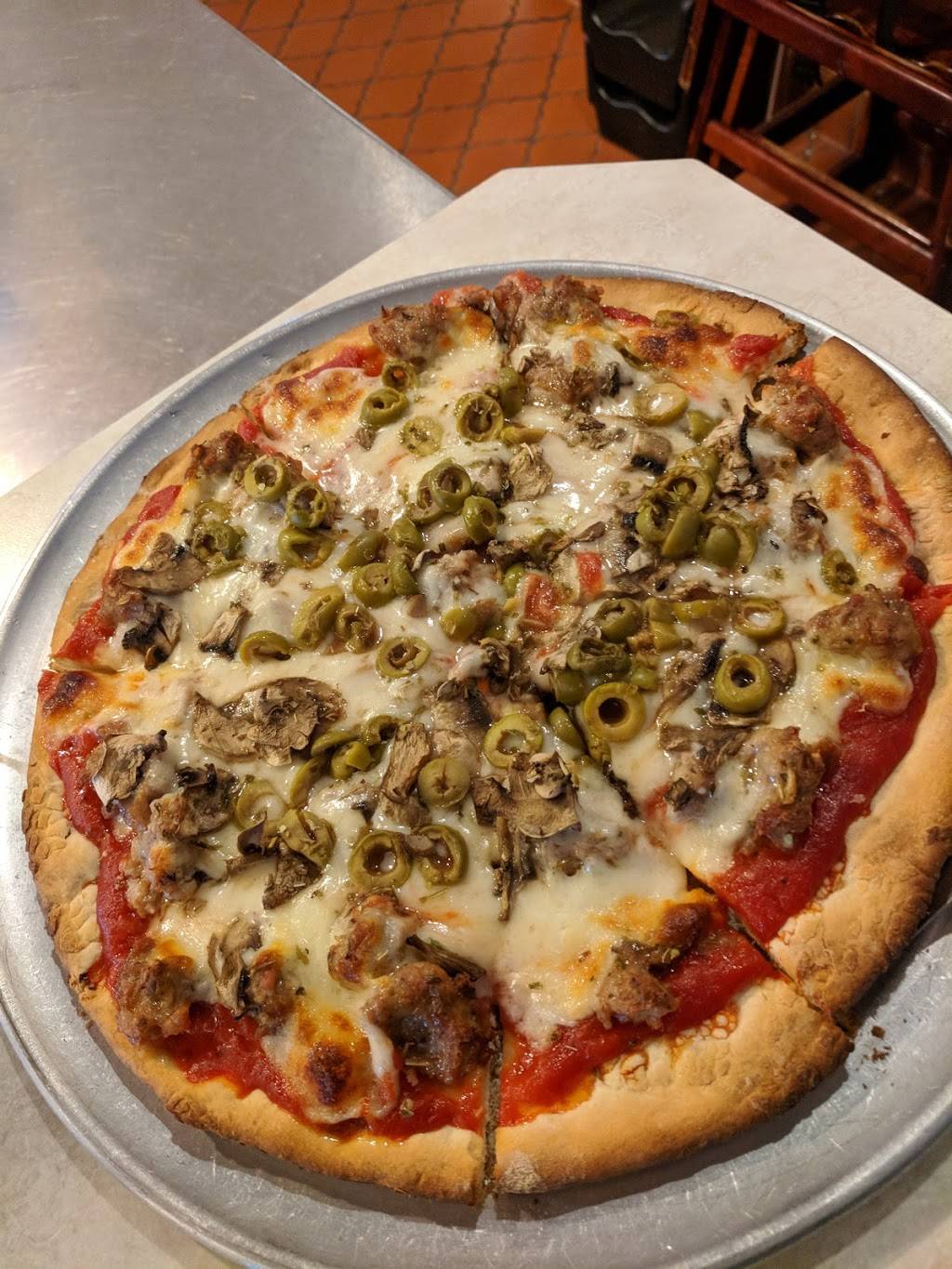 Alfanos Pizzeria & Italian Restaurant | restaurant | 801 S 4th St, Oregon, IL 61061, USA | 8157322774 OR +1 815-732-2774