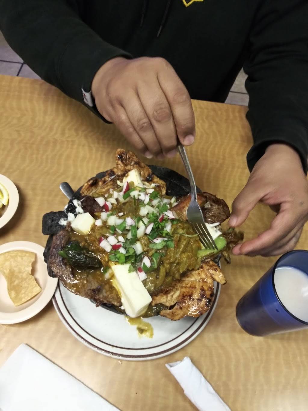 El Nuevo Mexicali | restaurant | 370 N Main St, Porterville, CA 93257, USA | 5597811742 OR +1 559-781-1742