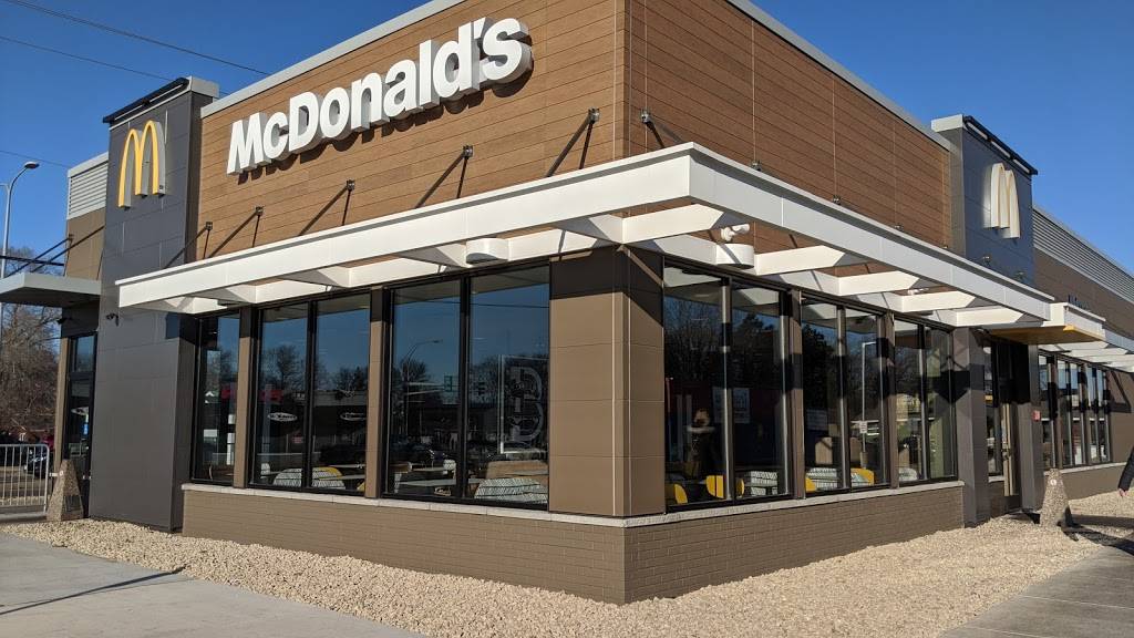 McDonalds | cafe | 2120 W Division St, St Cloud, MN 56301, USA | 3202528361 OR +1 320-252-8361