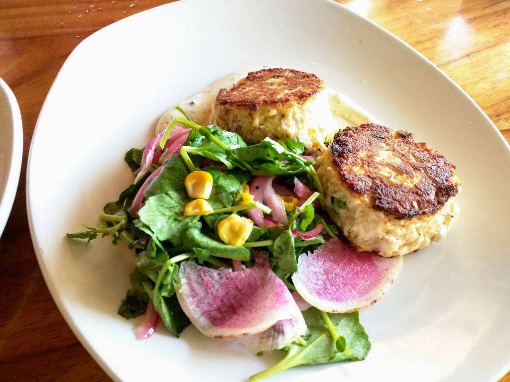 Dukes Huntington Beach | restaurant | 317 Pacific Coast Hwy, Huntington Beach, CA 92648, USA | 7143746446 OR +1 714-374-6446