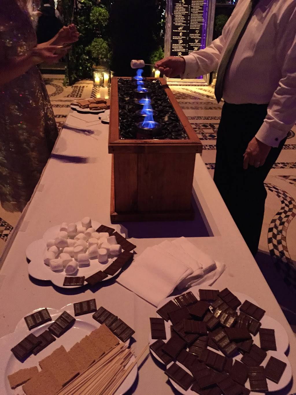 Extravaganza Entertainment | meal takeaway | 1039 us 9 north, Howell Township, NJ 07731, USA | 7329019314 OR +1 732-901-9314