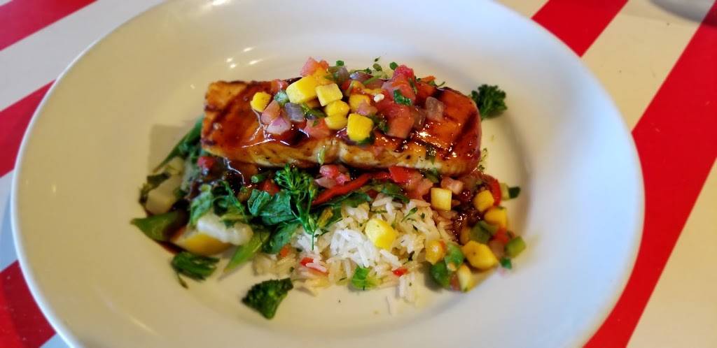 TGI Fridays | restaurant | 4638 S 76th St, Greenfield, WI 53220, USA | 4142817896 OR +1 414-281-7896