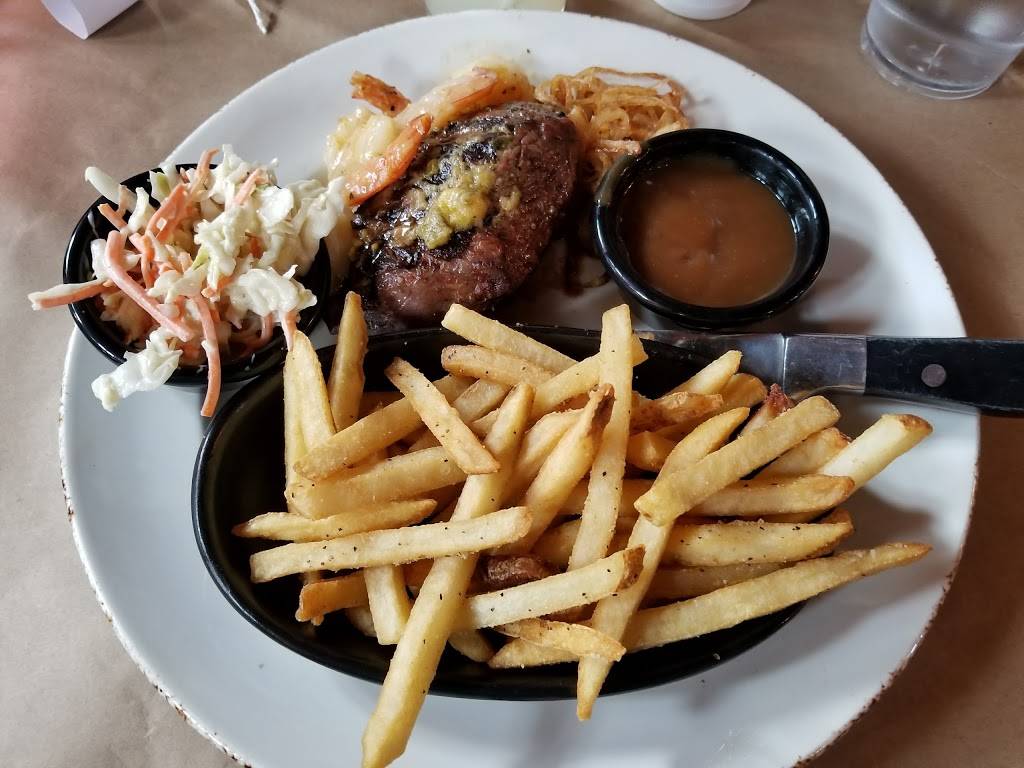 Montanas | restaurant | 17450 Yonge St, Newmarket, ON L3Y 6Y9, Canada | 9058984546 OR +1 905-898-4546