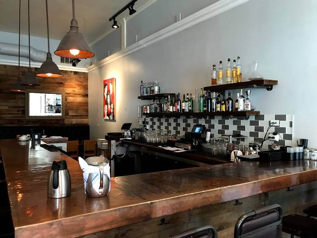 Amerikas Restaurant | restaurant | 734 Lake St, Oak Park, IL 60301, USA | 7086134254 OR +1 708-613-4254