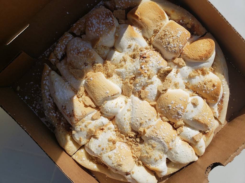 Rockos Lounge Pizza & Wings | restaurant | 1802 Greenville Ave Suite 110, Dallas, TX 75206, USA | 4692811707 OR +1 469-281-1707